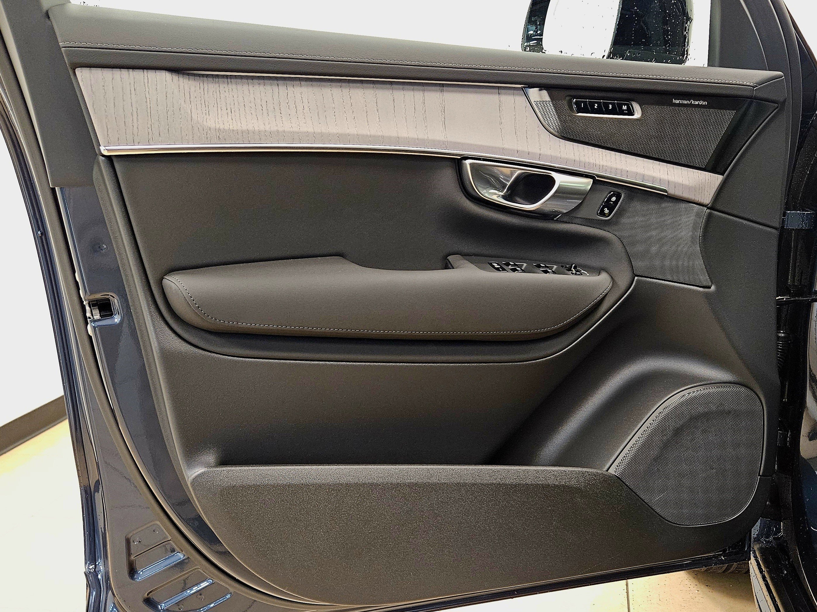 2026 Volvo XC90 Ultra Dark Theme