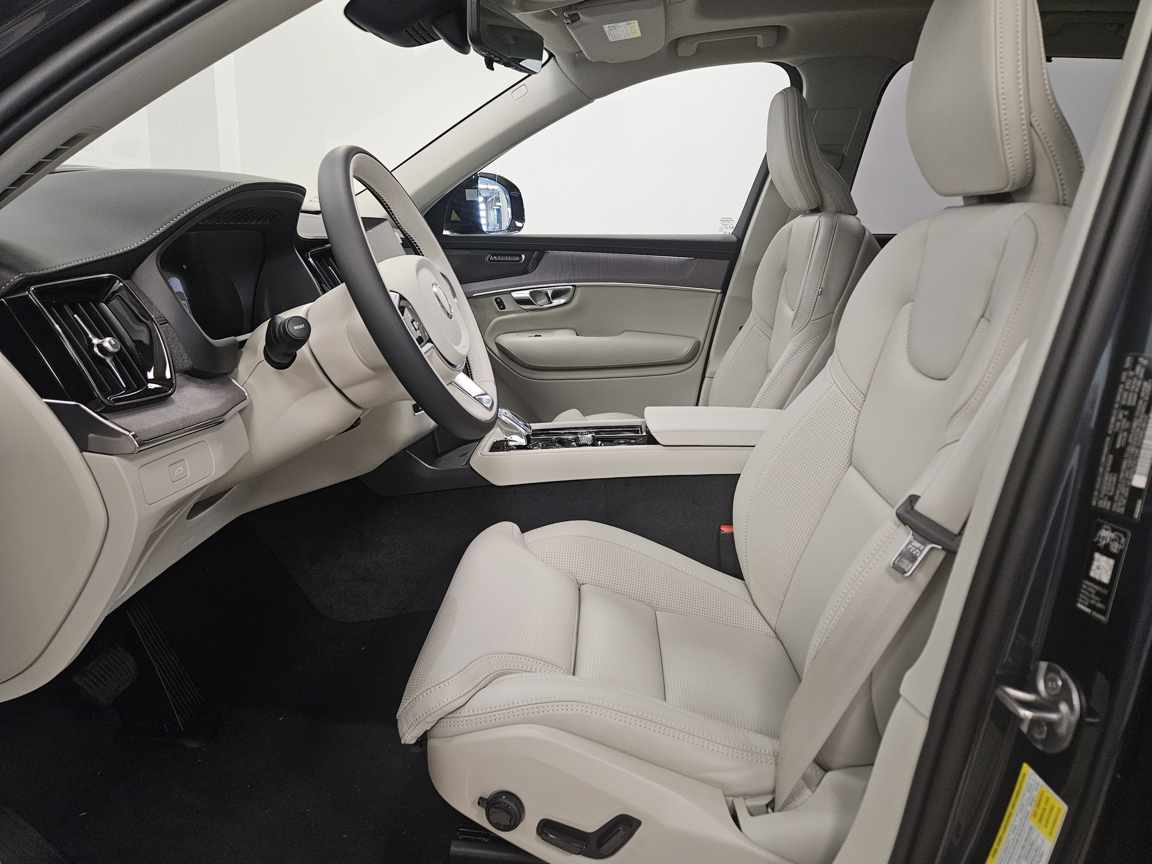 2026 Volvo XC90 Ultra Dark Theme