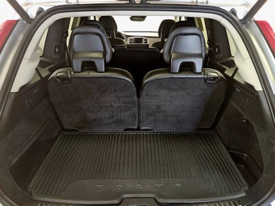 2021 Volvo XC90 Momentum