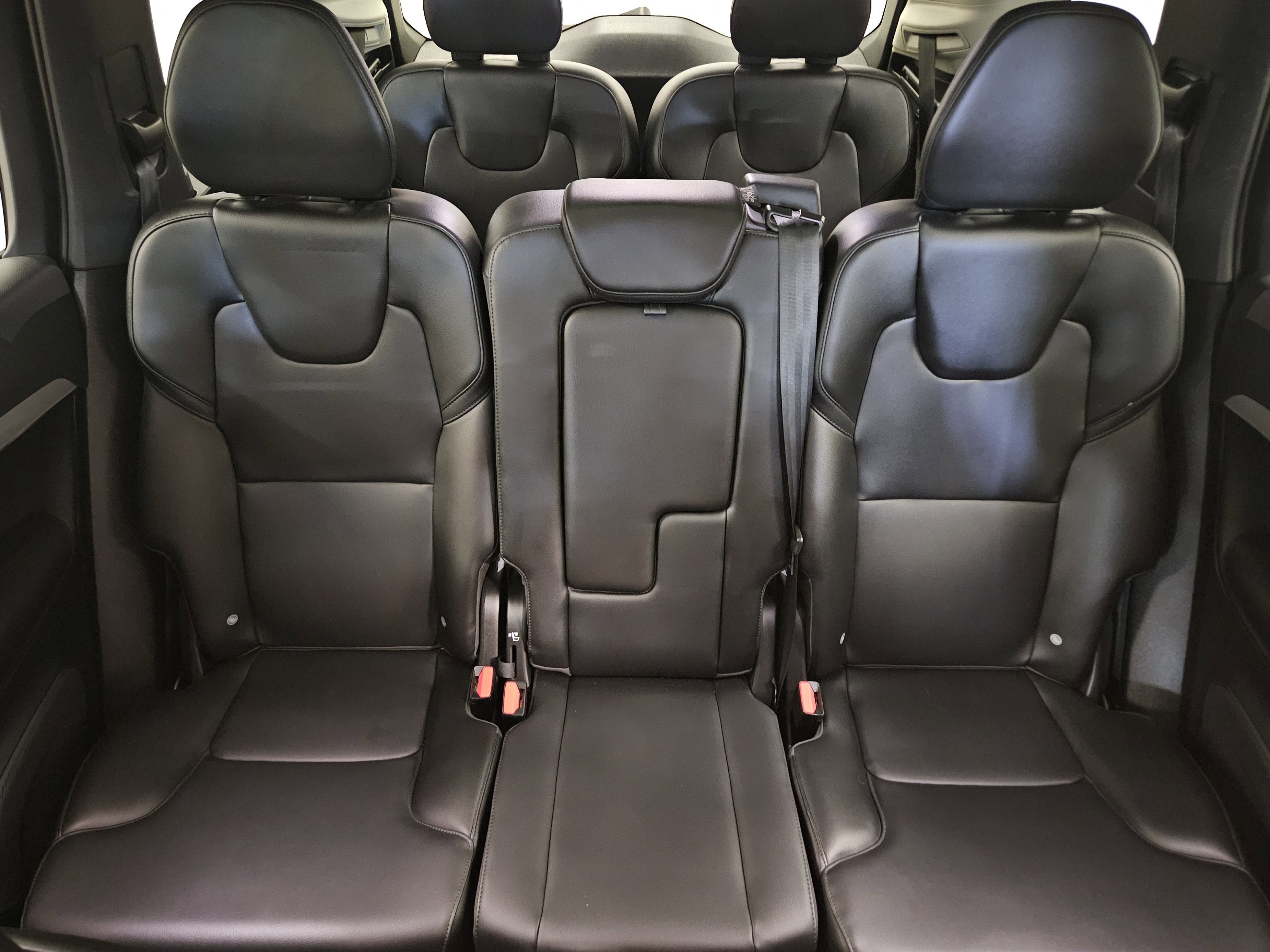 2021 Volvo XC90 Momentum