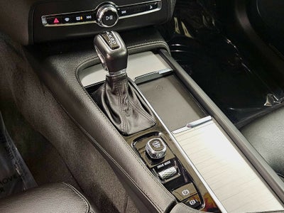 2021 Volvo XC90 Momentum