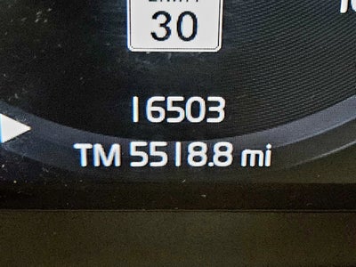 2022 Volvo XC40 R-Design