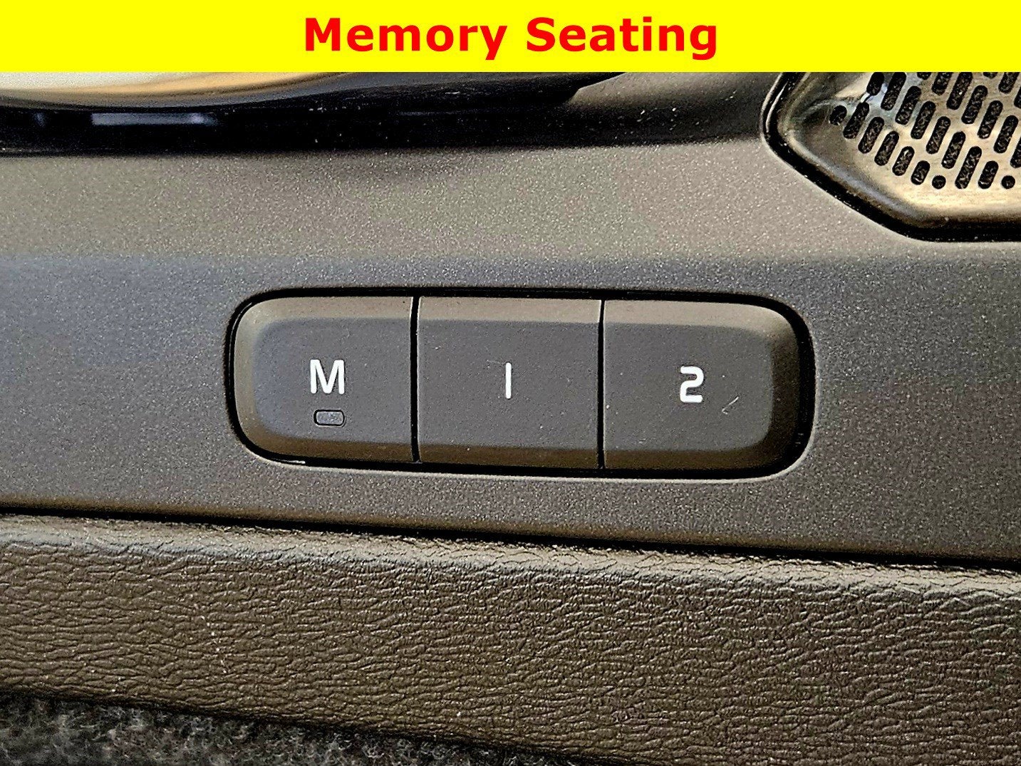 2022 Volvo XC40 R-Design