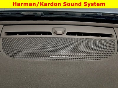 2022 Volvo XC40 R-Design