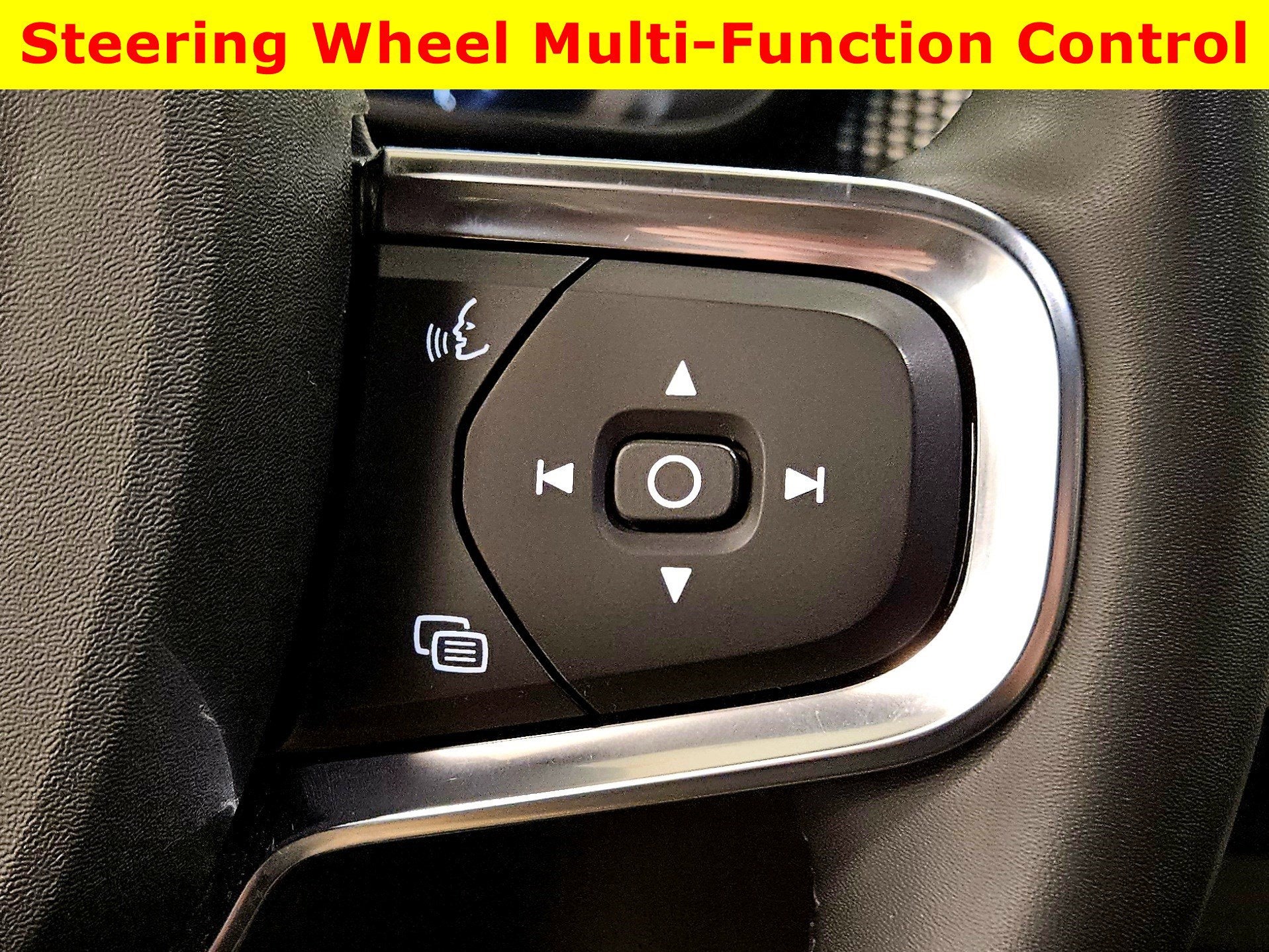 2022 Volvo XC40 R-Design