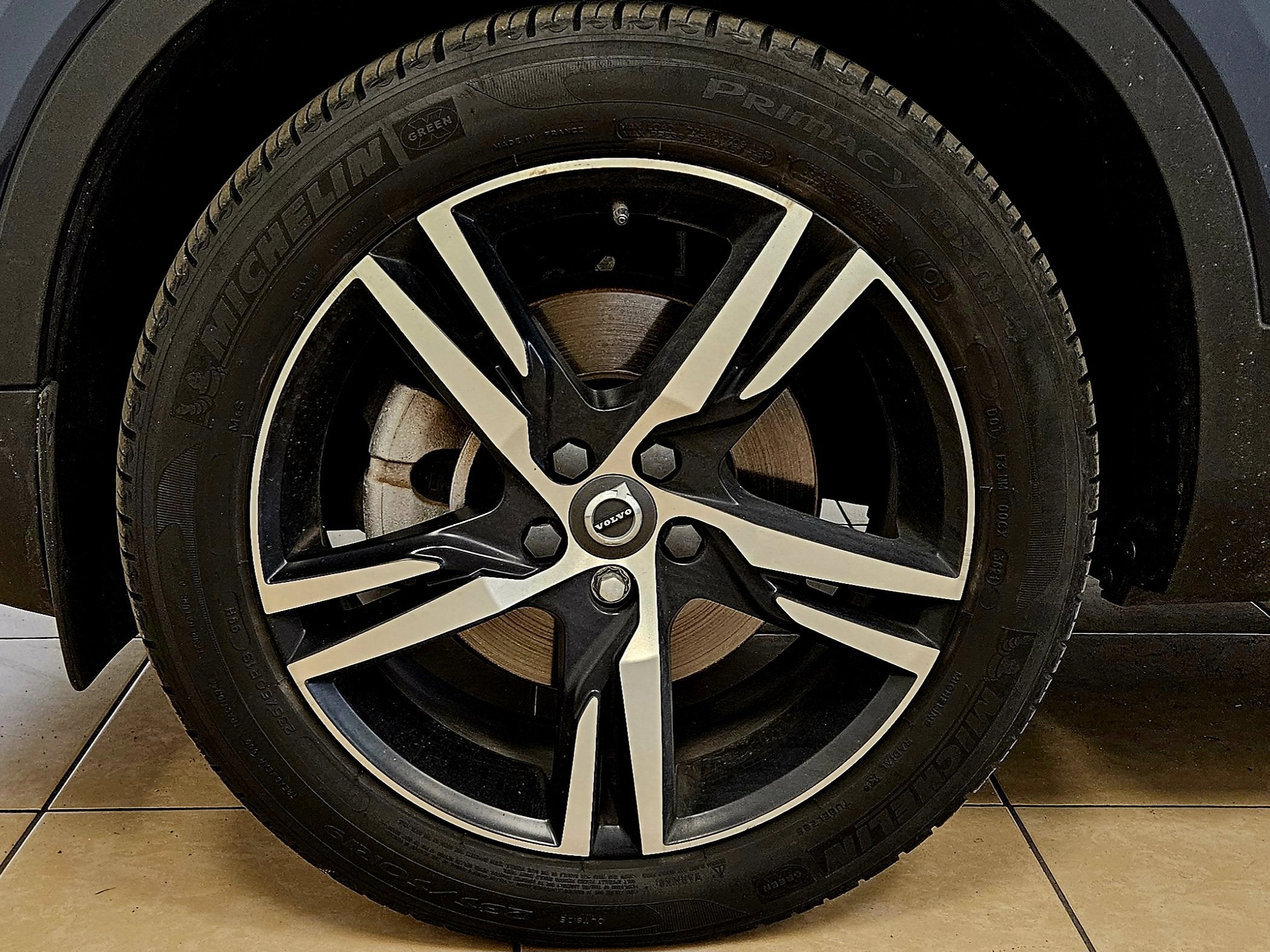 2022 Volvo XC40 R-Design