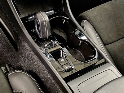 2022 Volvo XC40 R-Design