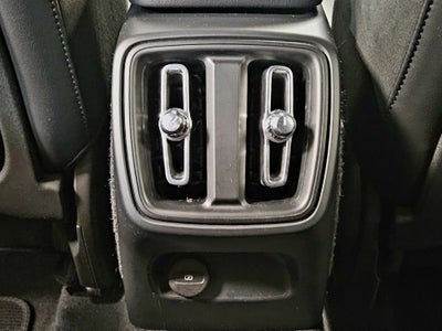 2022 Volvo XC40 R-Design