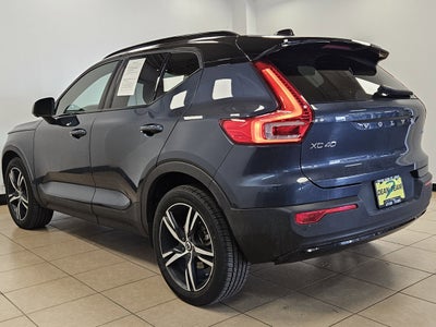 2022 Volvo XC40 R-Design