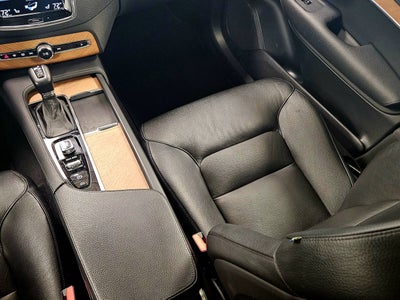 2021 Volvo XC90 Momentum 6 Passenger