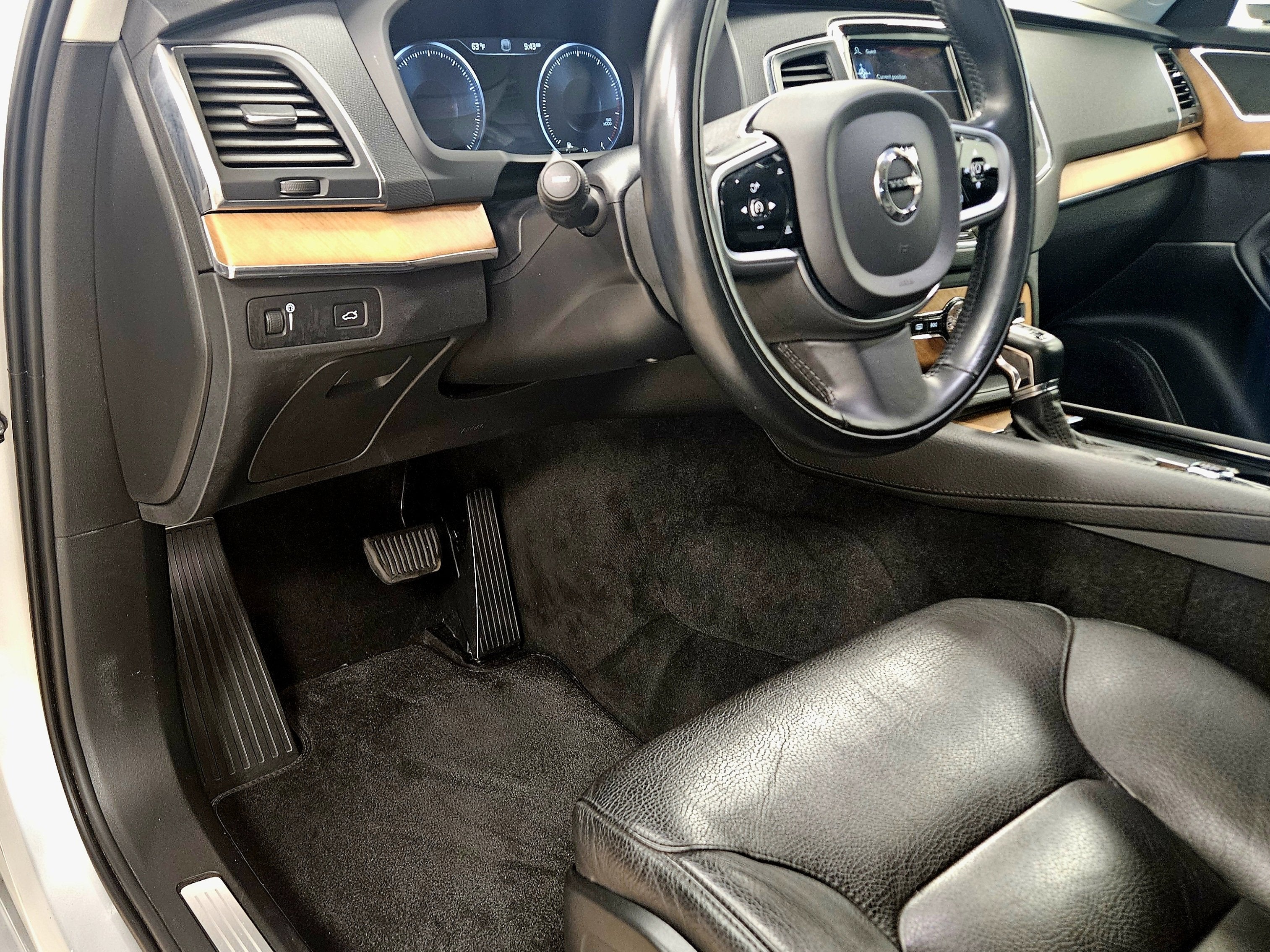 2021 Volvo XC90 Momentum 6 Passenger