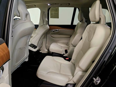 2021 Volvo XC90 Momentum