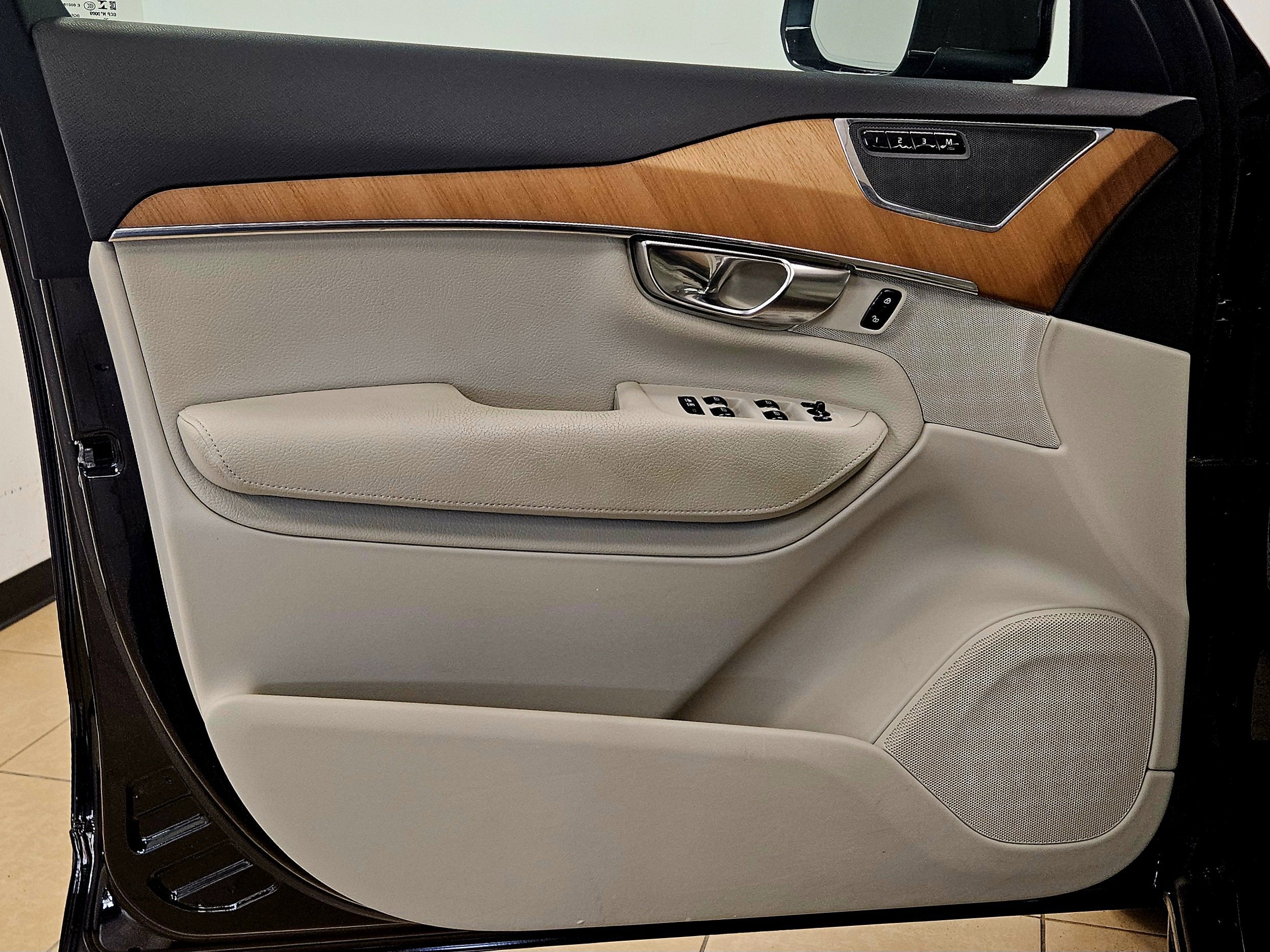 2021 Volvo XC90 Momentum