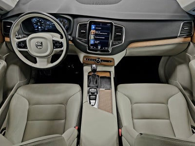 2021 Volvo XC90 Momentum