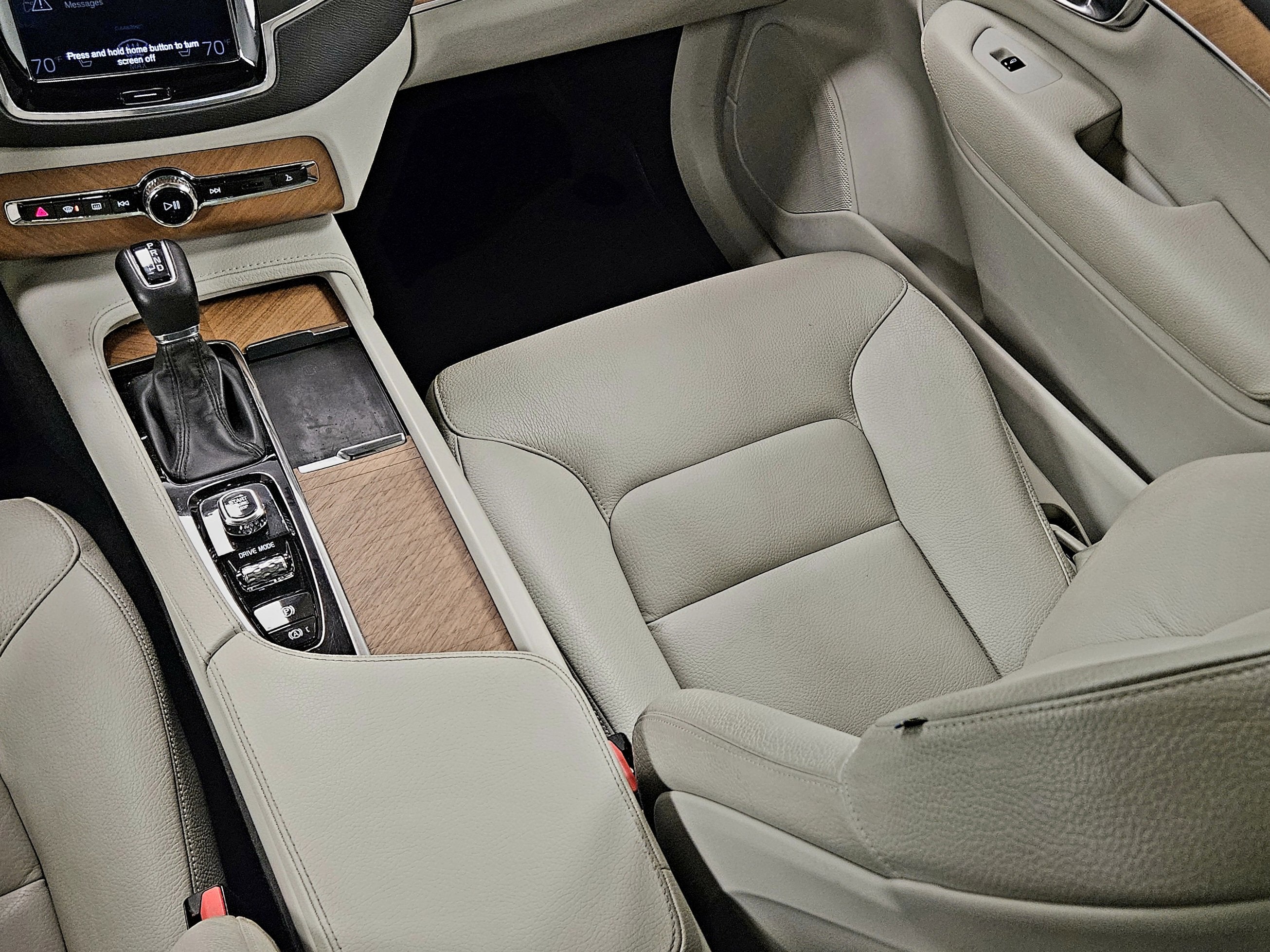 2021 Volvo XC90 Momentum