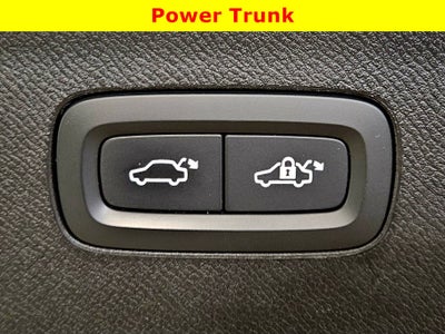 2021 Volvo XC90 Momentum