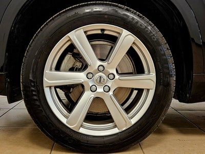 2021 Volvo XC90 Momentum