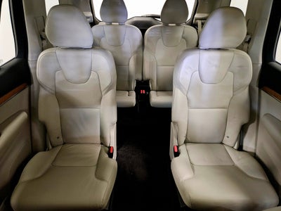 2021 Volvo XC90 Momentum