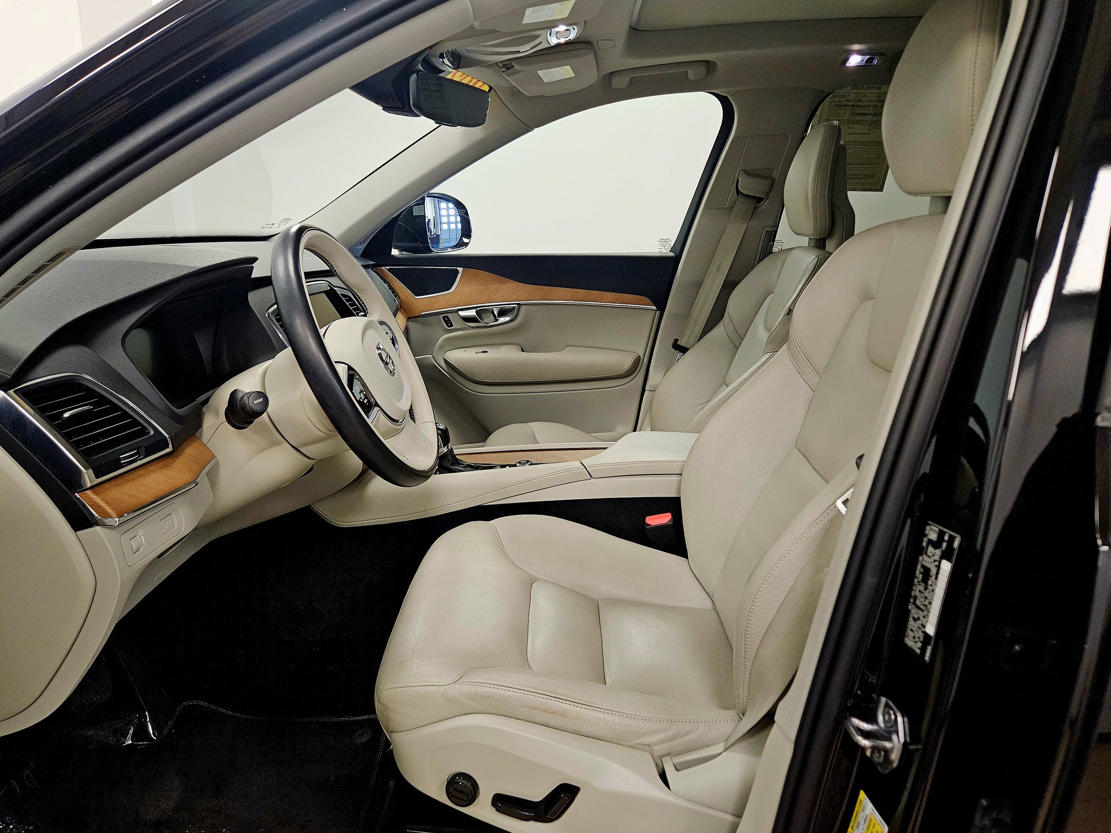 2021 Volvo XC90 Momentum