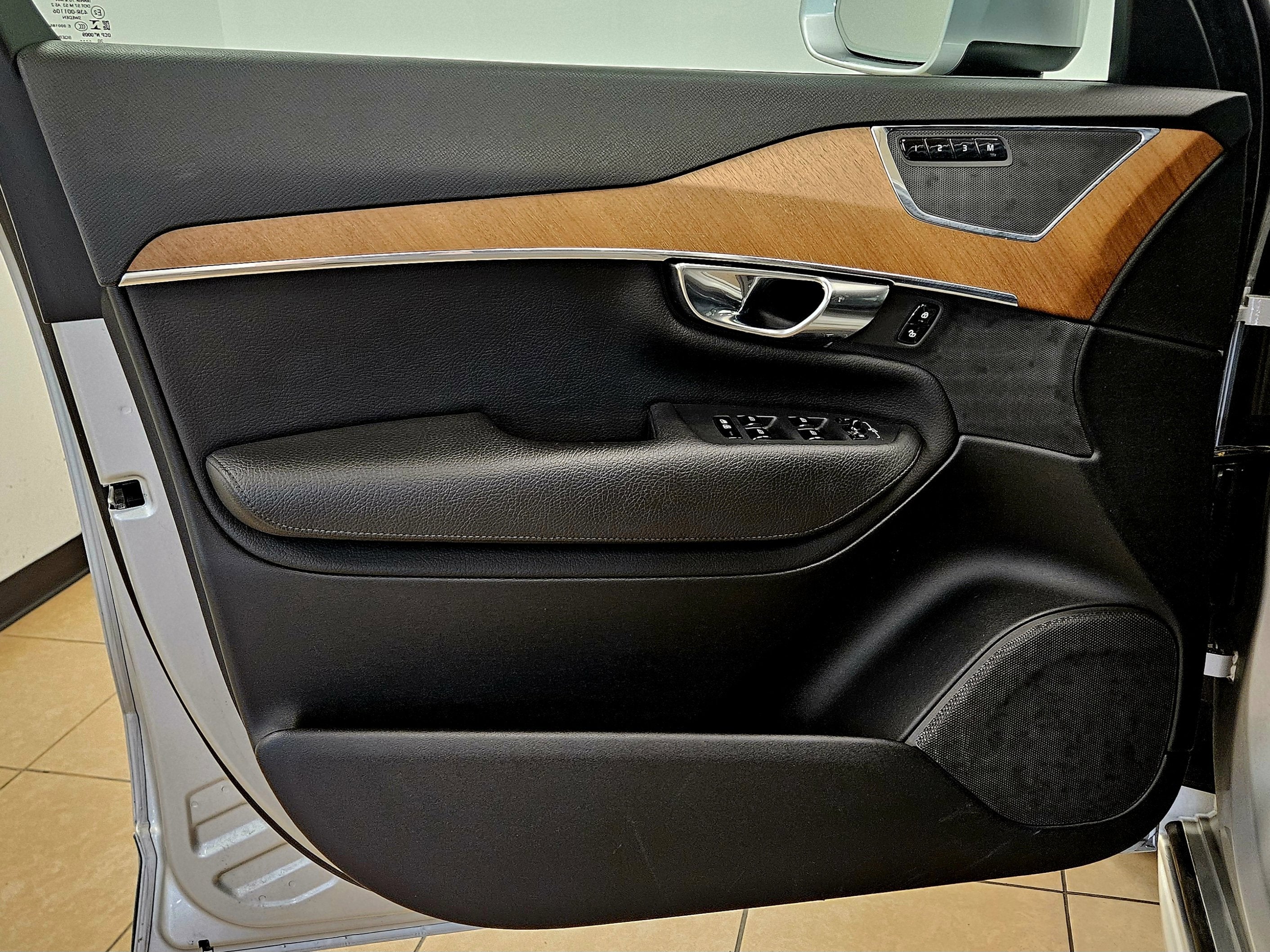 2021 Volvo XC90 Momentum 6 Passenger