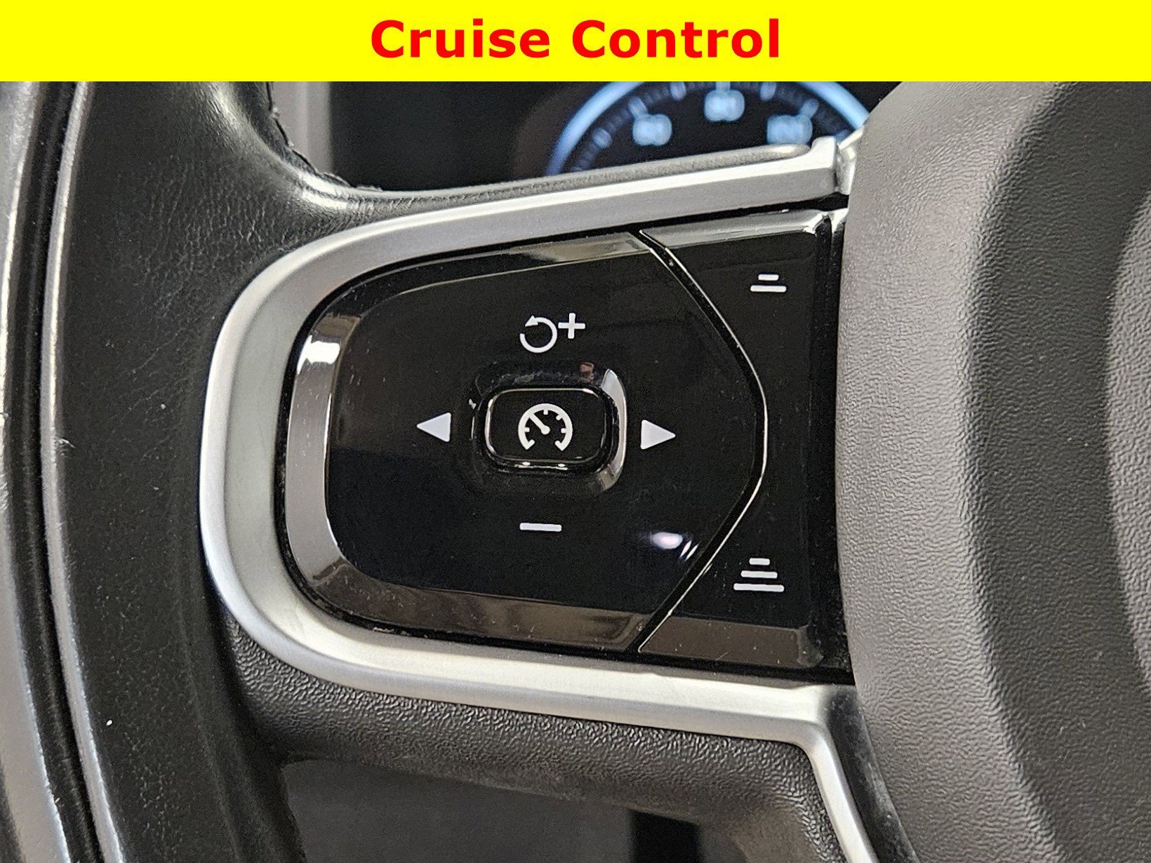 2021 Volvo XC90 Momentum 6 Passenger