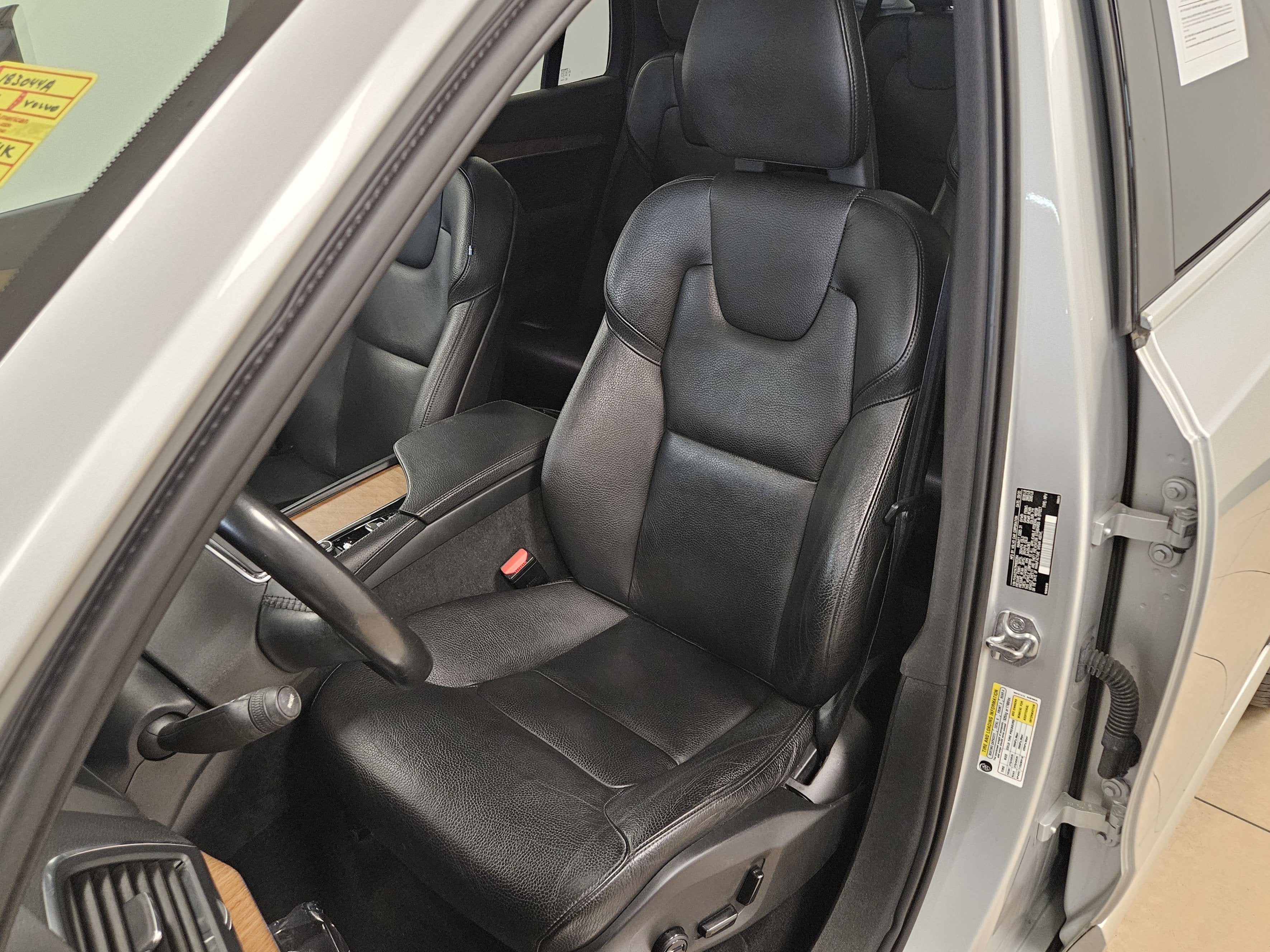 2021 Volvo XC90 Momentum 6 Passenger