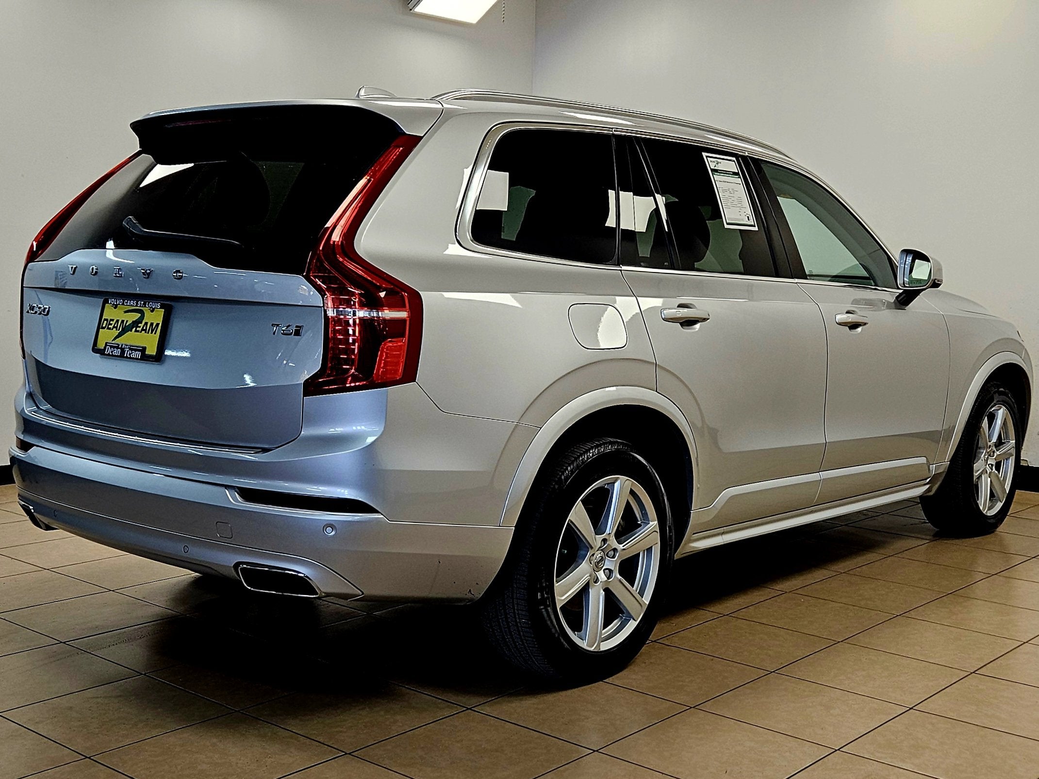 2021 Volvo XC90 Momentum 6 Passenger