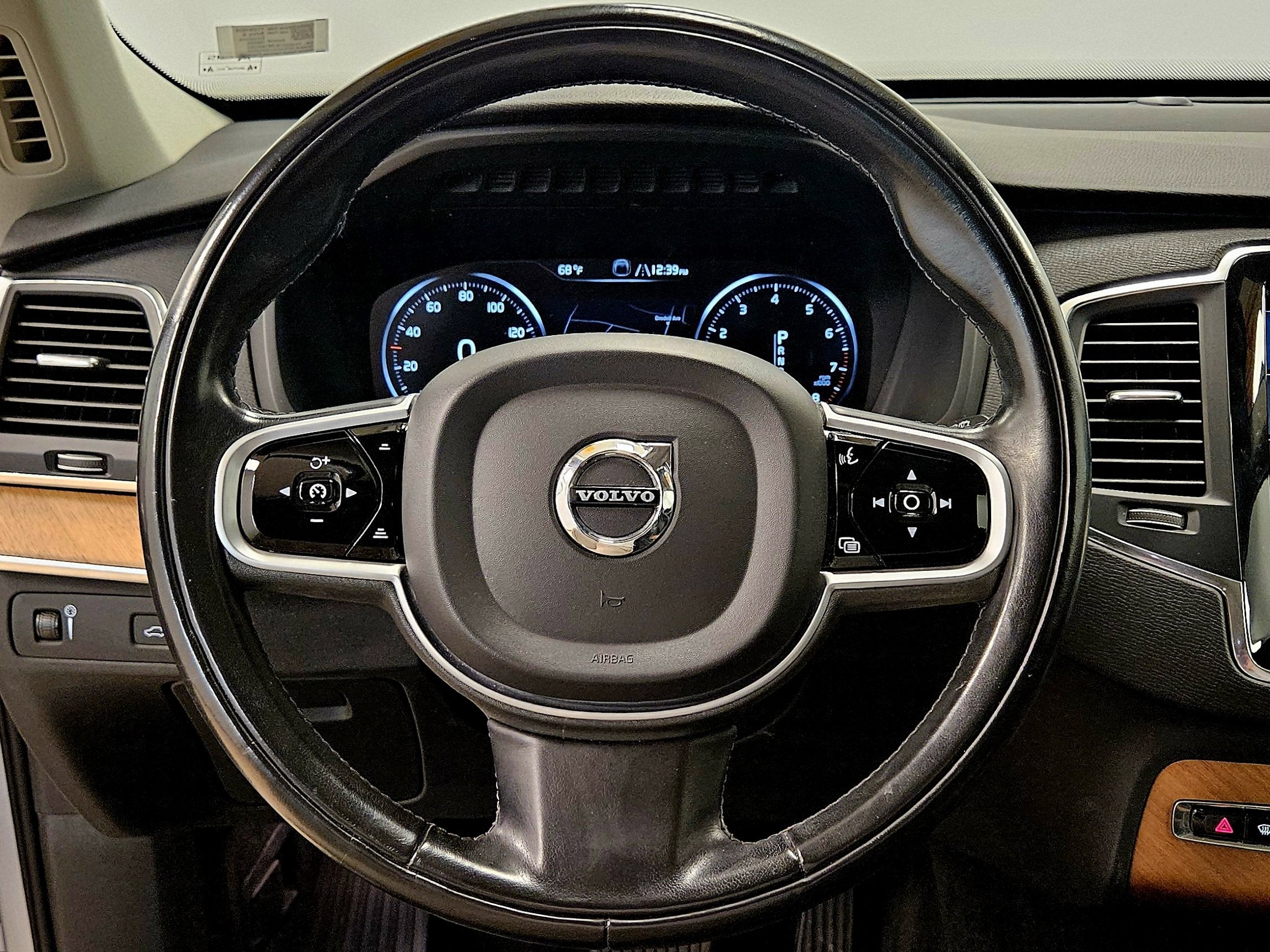 2021 Volvo XC90 Momentum 6 Passenger