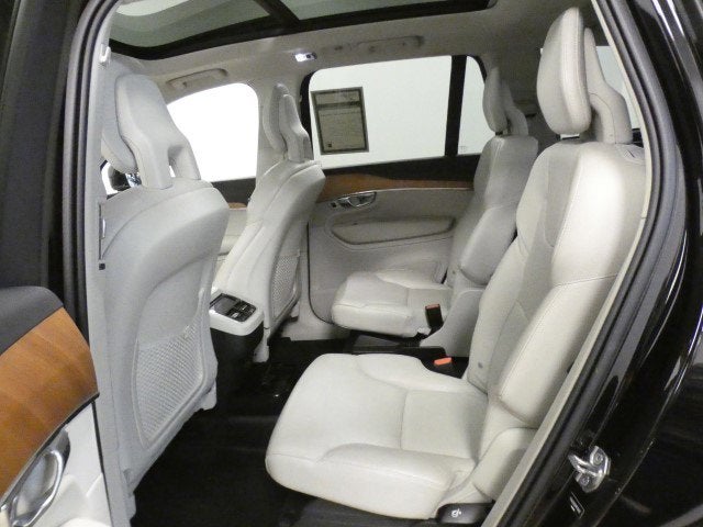 2021 Volvo XC90 Momentum 6 Passenger