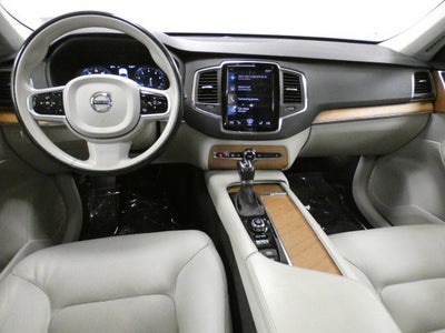 2021 Volvo XC90 Momentum 6 Passenger