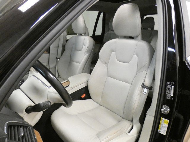 2021 Volvo XC90 Momentum 6 Passenger