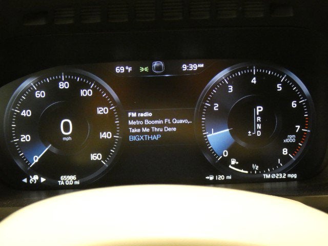 2021 Volvo XC90 Momentum 6 Passenger