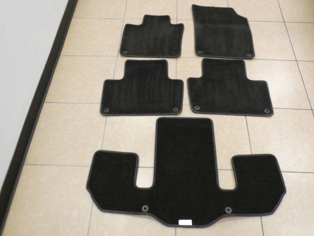 2021 Volvo XC90 Momentum 6 Passenger