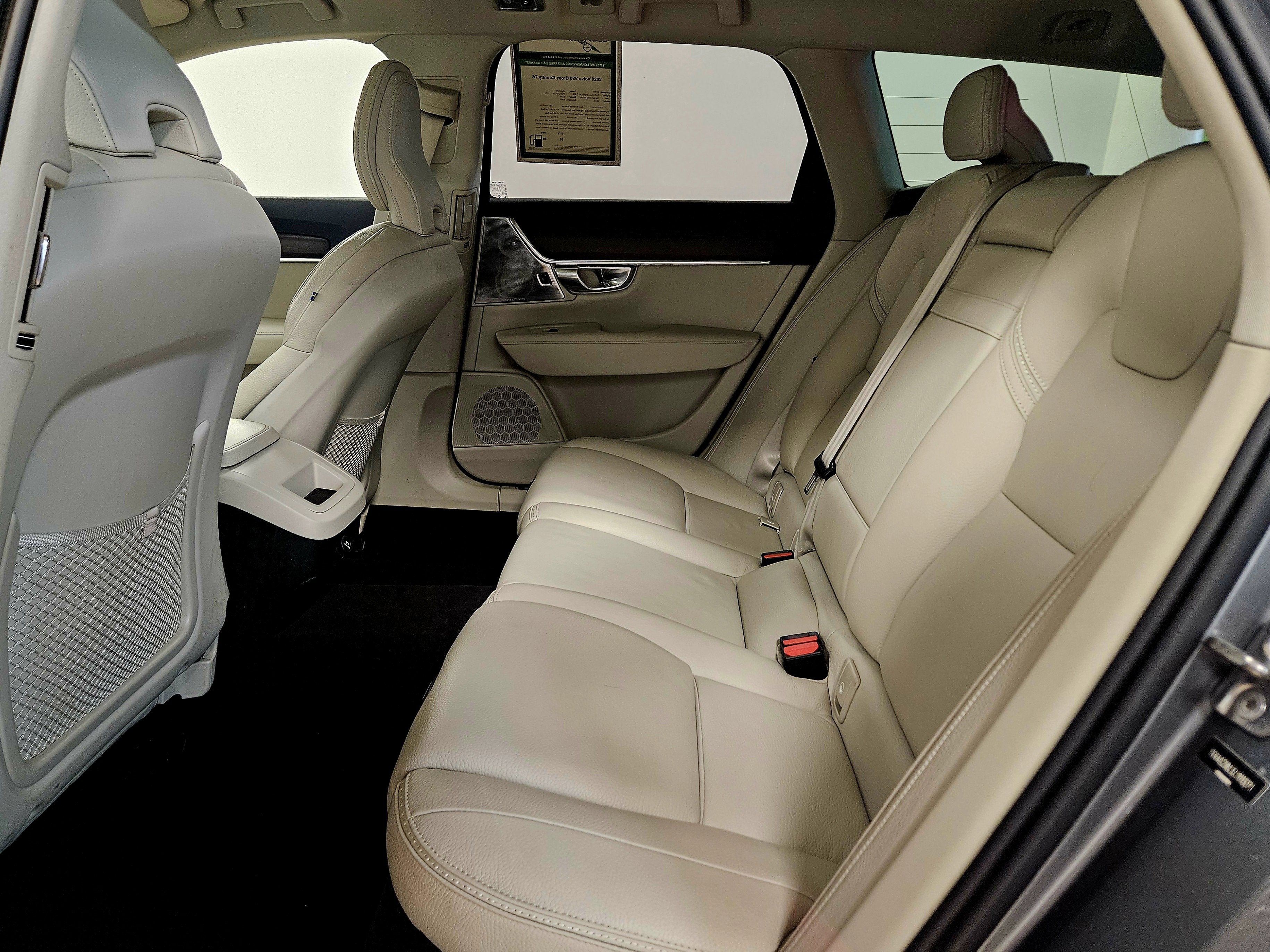 2020 Volvo V90 Cross Country T6