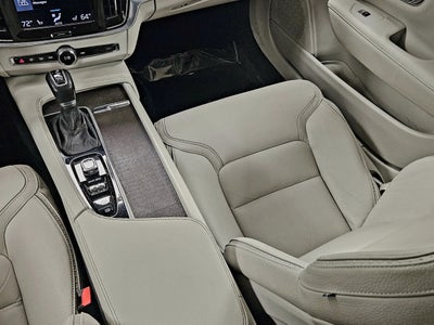 2020 Volvo V90 Cross Country T6