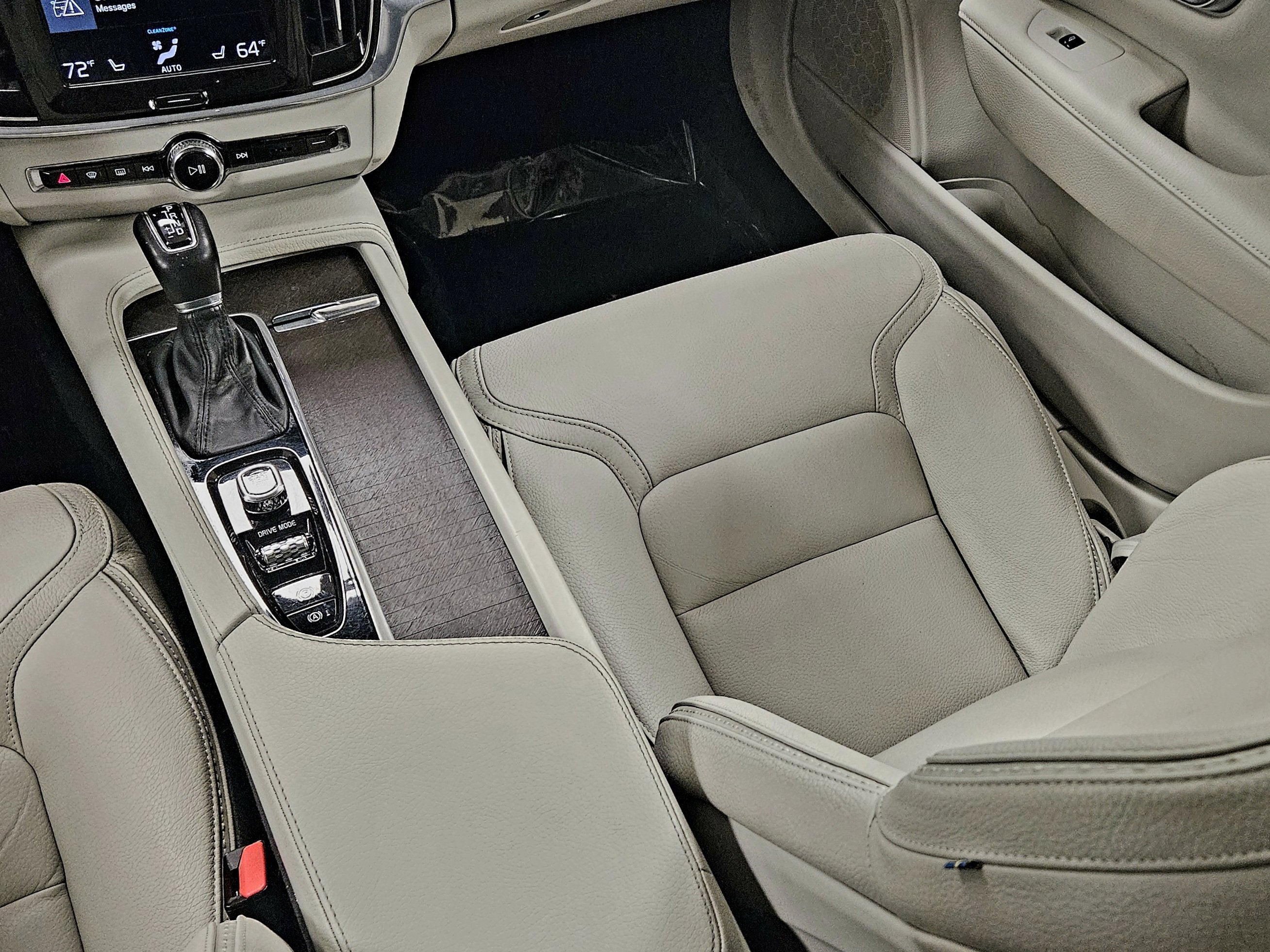 2020 Volvo V90 Cross Country T6