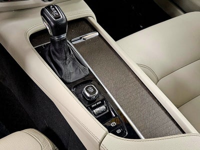 2020 Volvo V90 Cross Country T6