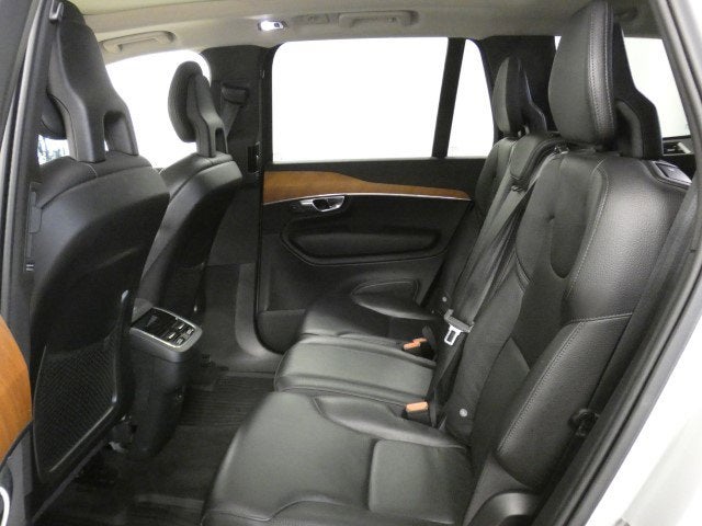2021 Volvo XC90 Momentum
