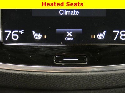 2021 Volvo XC90 Momentum