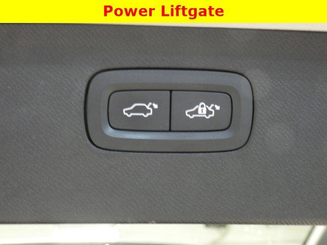 2021 Volvo XC90 Momentum