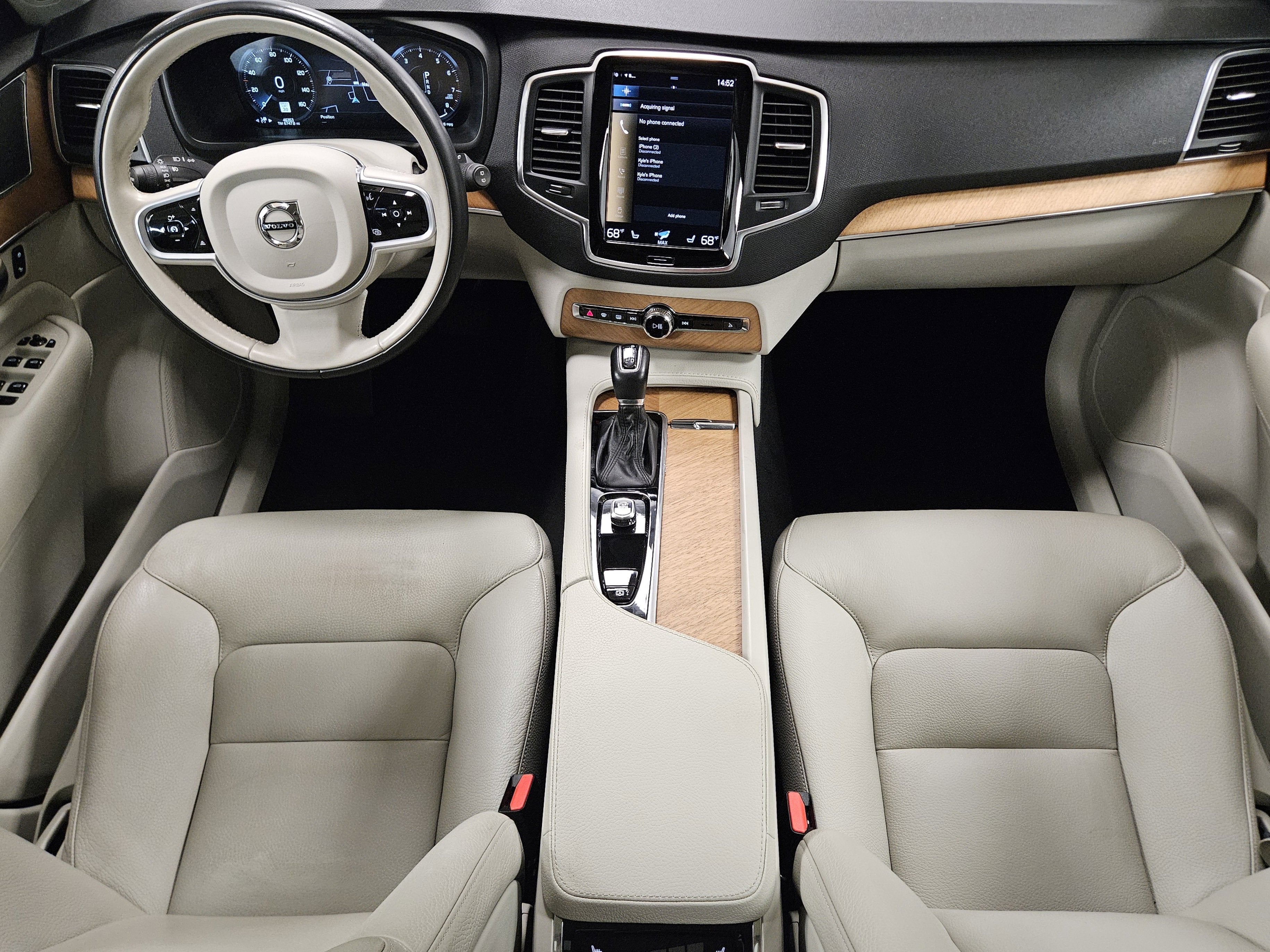 2022 Volvo XC90 Momentum