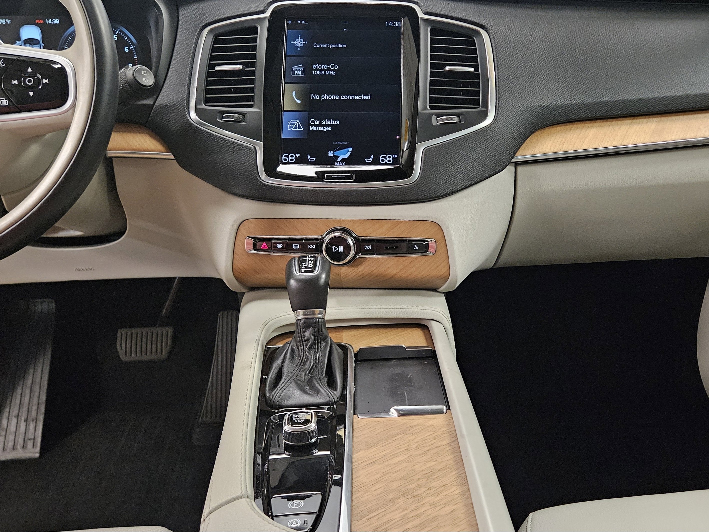 2022 Volvo XC90 Momentum