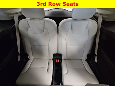 2022 Volvo XC90 Momentum