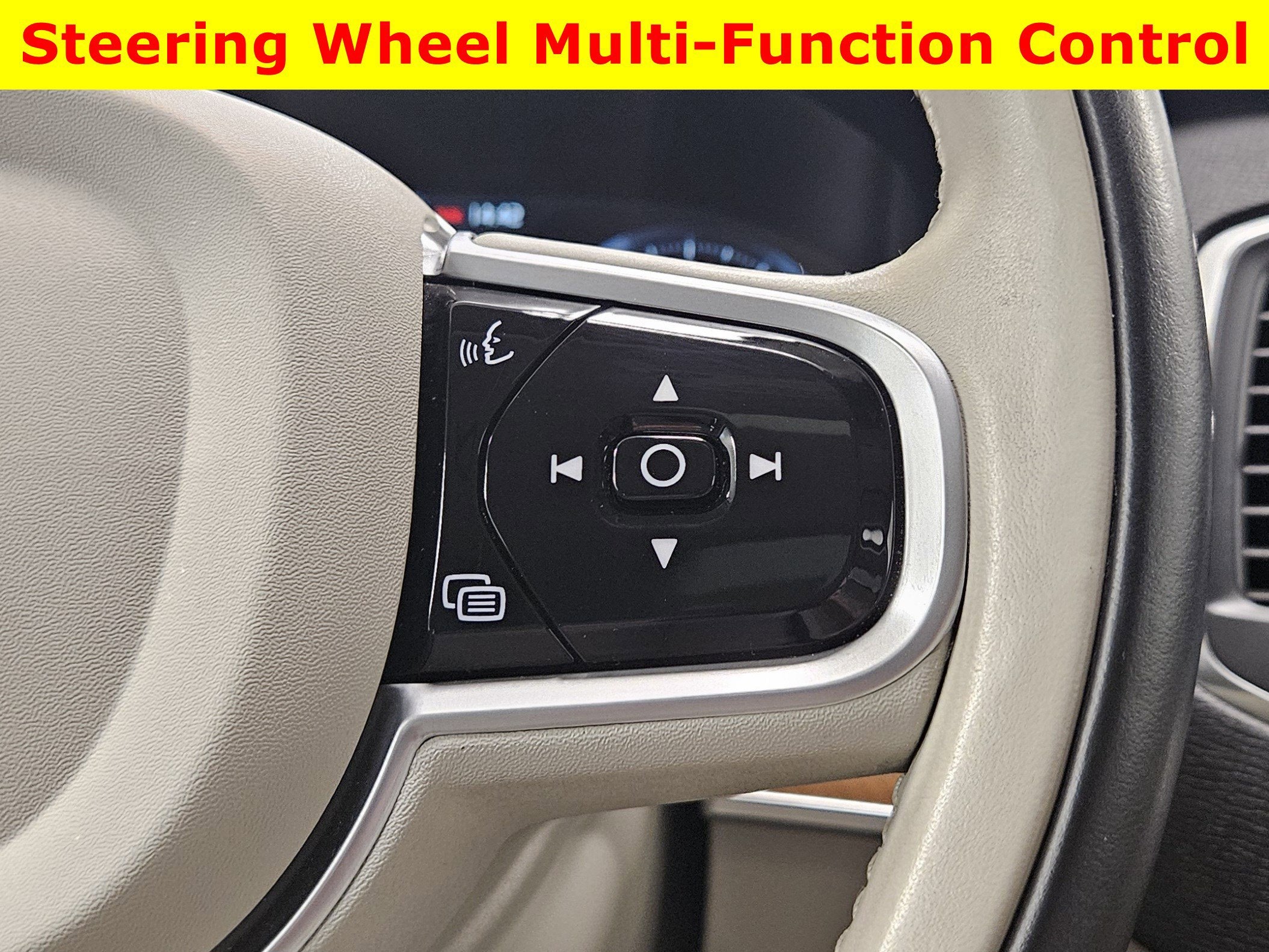 2022 Volvo XC90 Momentum