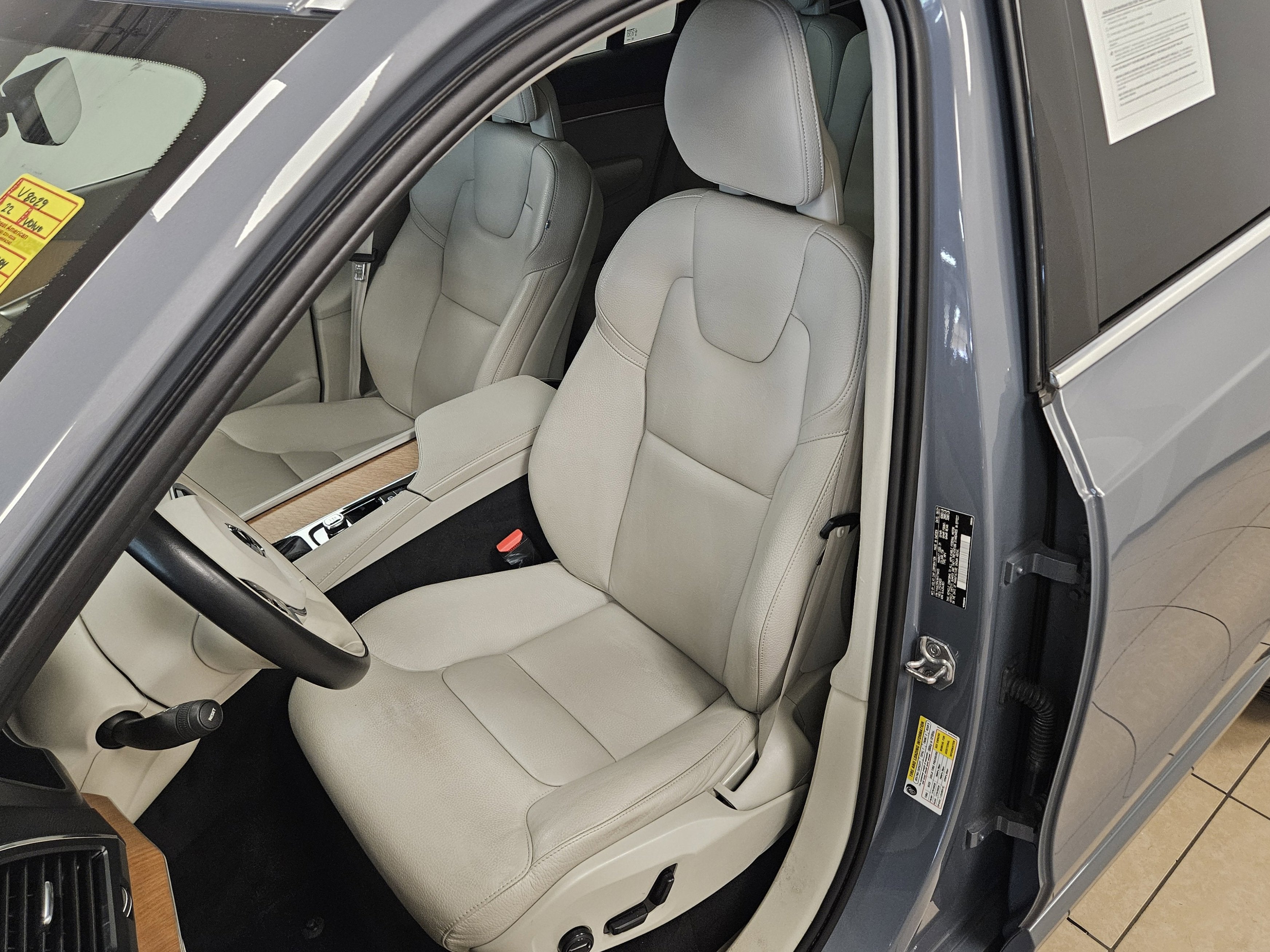 2022 Volvo XC90 Momentum