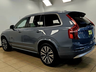 2022 Volvo XC90 Momentum