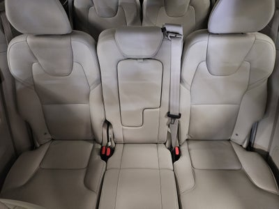 2022 Volvo XC90 Momentum