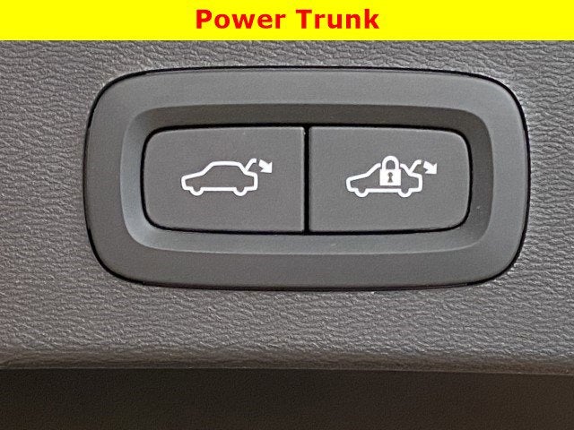 2021 Volvo XC40 Recharge P8