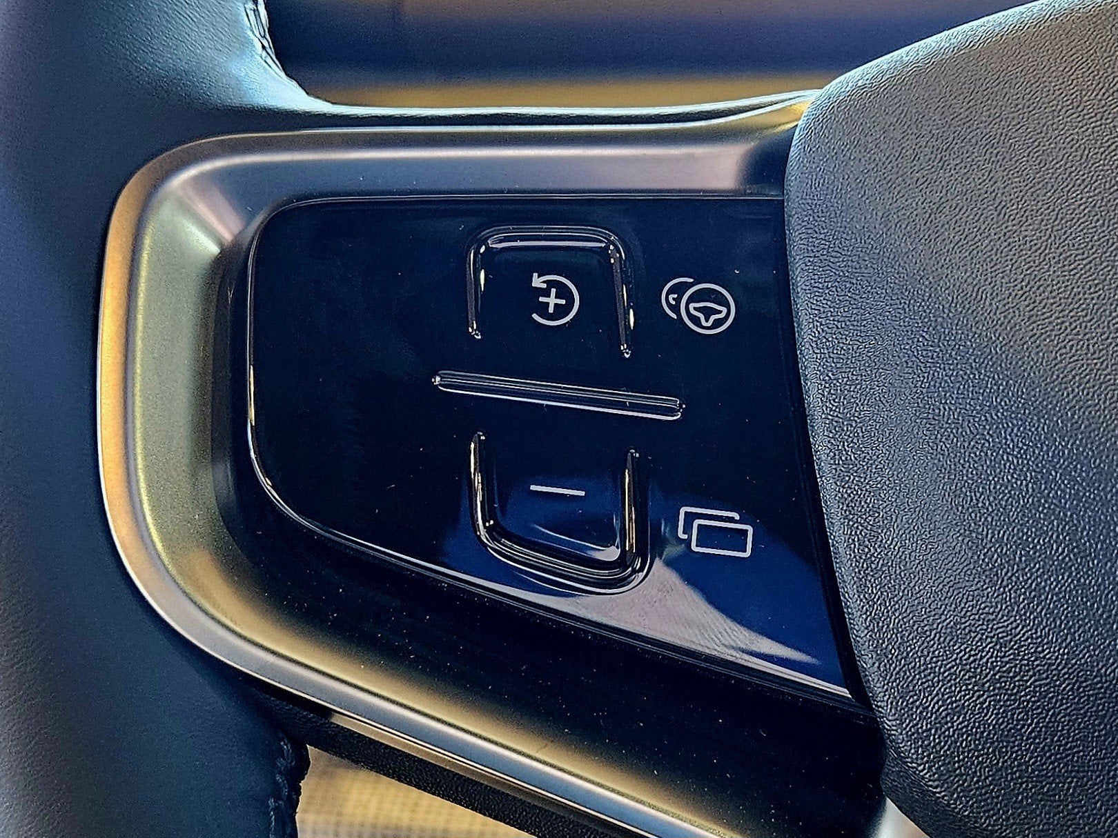 2026 Volvo EX30 Plus