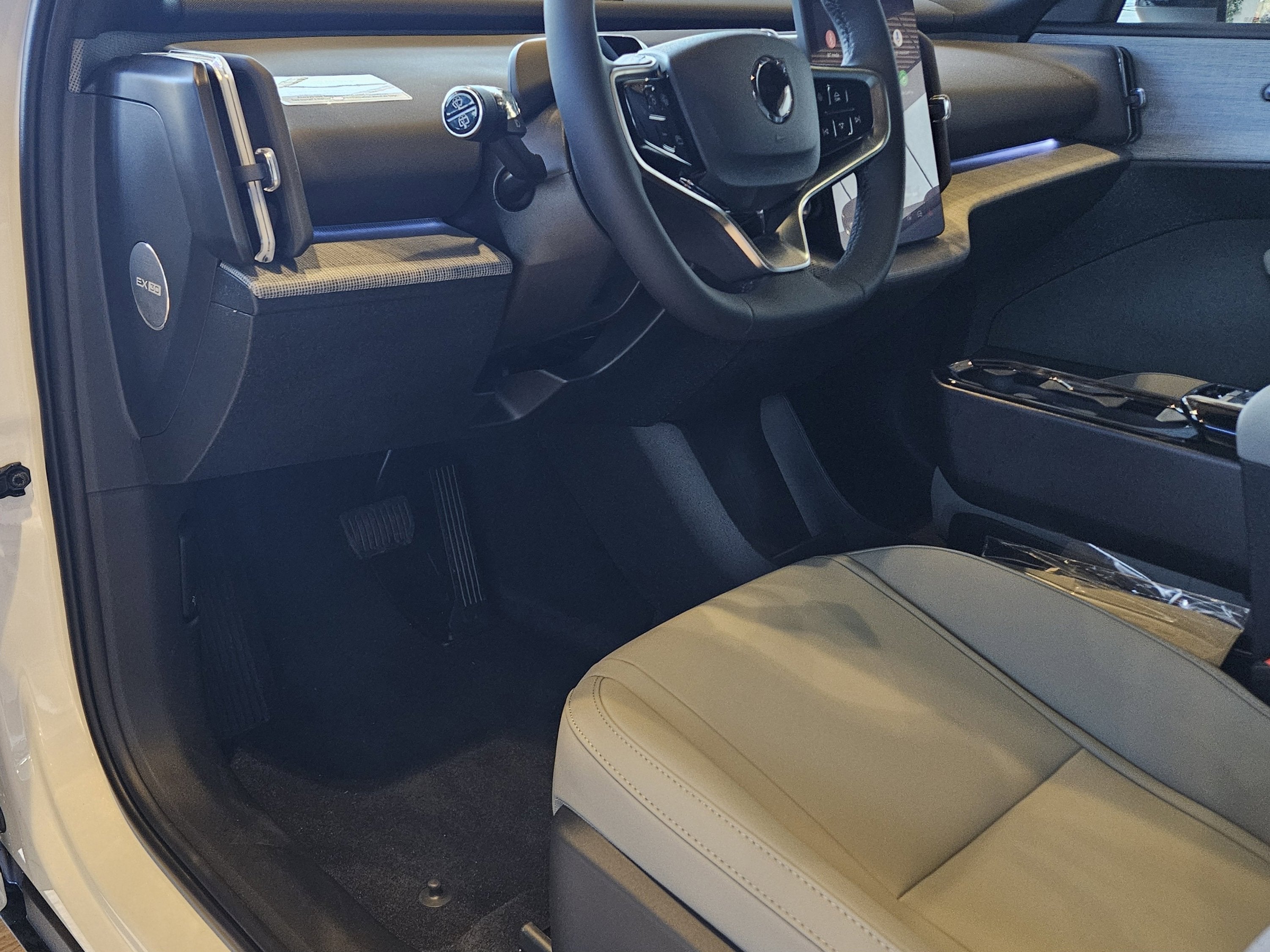 2026 Volvo EX30 Plus